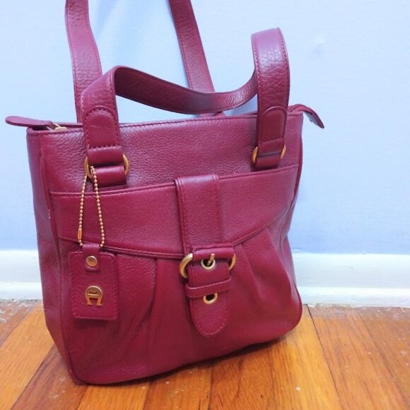 Etienne Aigner Purse Oxblood Red Pebbled Leather Big Buckle Shoulder Handbag - Picture 1 of 13